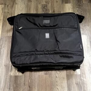 TRAVELPRO Crew 5 Series Rolling Garment Bag